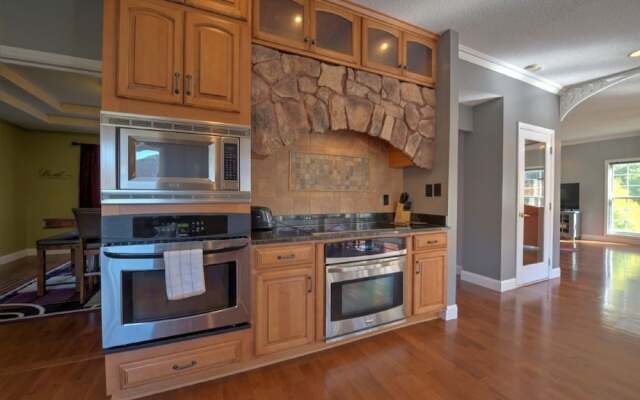 Sunshine Cove - 5 Br Home