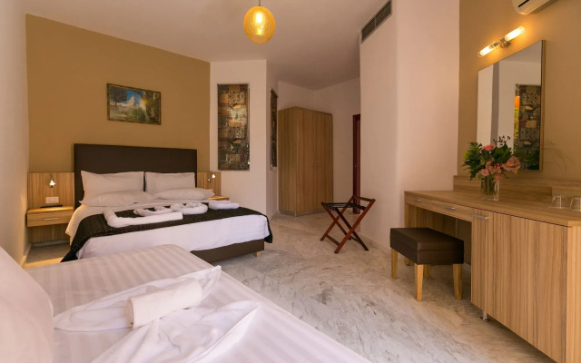 Elotia Hotel
