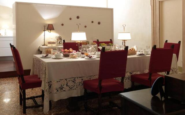 Antica Casa Zucchini B&B