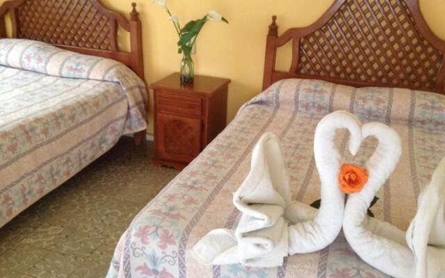 Hotel Posada Camelinas Sección Amarilla