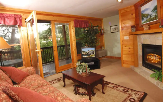 Dollys Dream 284 - Two Bedroom Cabin
