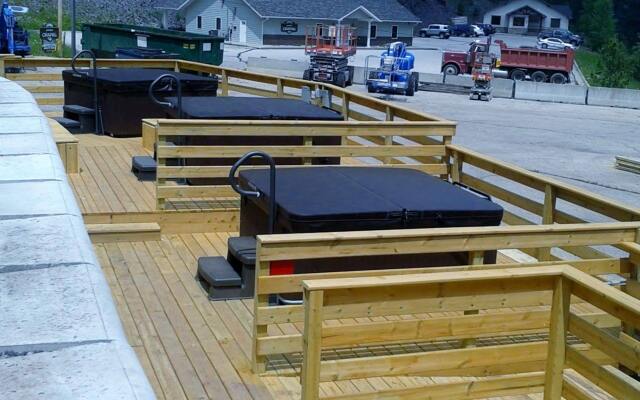 Blackstone Lodge & Suites