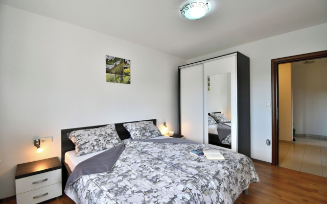 Apartment Nina