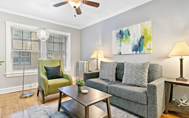 Well equipped 1BR in Chicago highlights