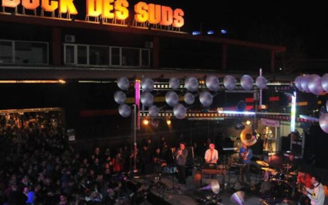 Standing 4(*), 94m, lumineux, calme à Euromed