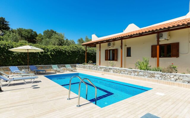 Gorgeous Villa With Pool & Gardens