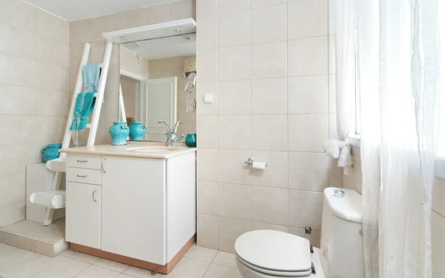 Bright and Charming 1BR Apt Near Shore