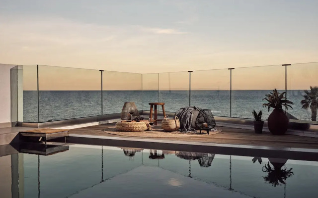 Oceanis Luxury Suites