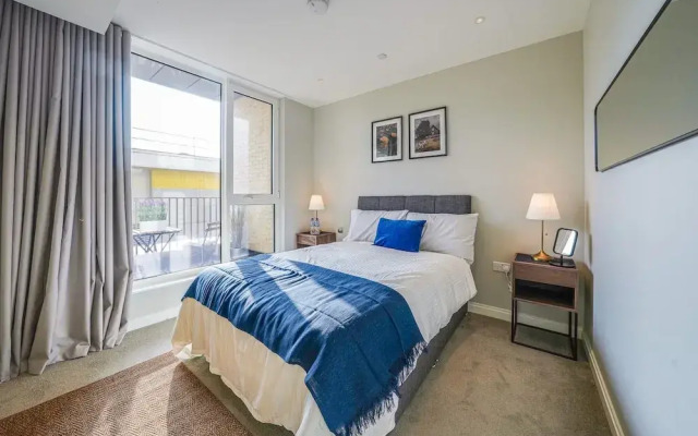 Central London Stay in Vauxhall With Balcony