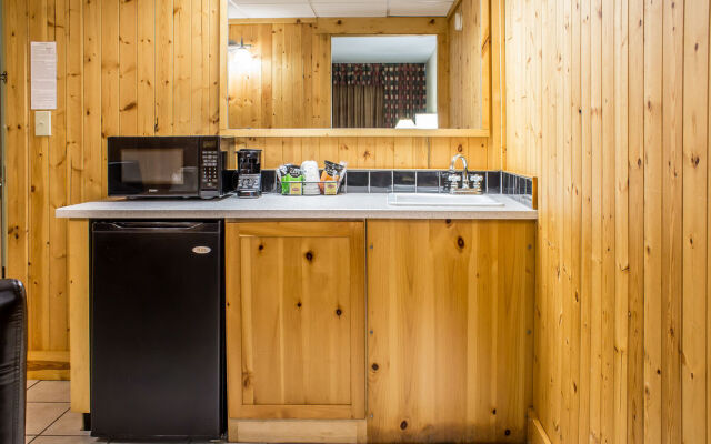 Quality Inn & Suites Event Center