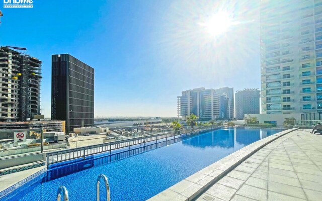 bnbme | U Bora Towers | 3 + Maids