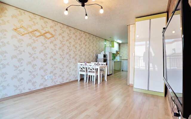 Yeongheungdowith Haejigae Pension