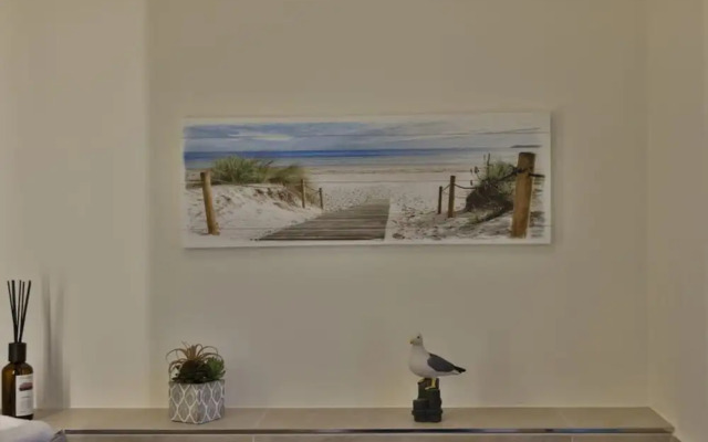 Herring Gull Modern Retreat