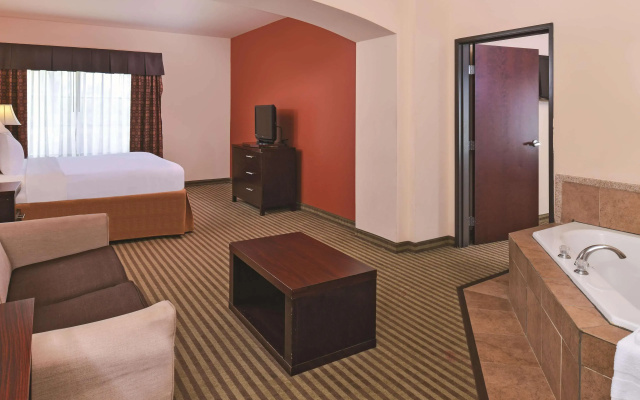 La Quinta Inn & Suites by Wyndham Woodward
