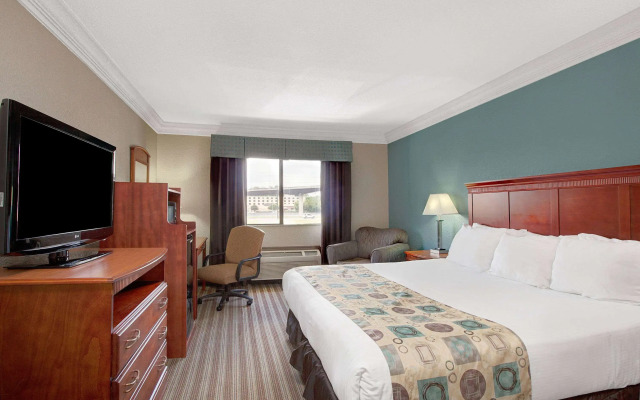 Ramada by Wyndham Houston Intercontinental Airport South