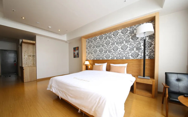 Lake 45 Hotel