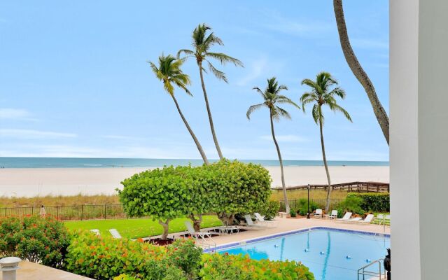 Bungalow-style Beachfront Condo With Pool