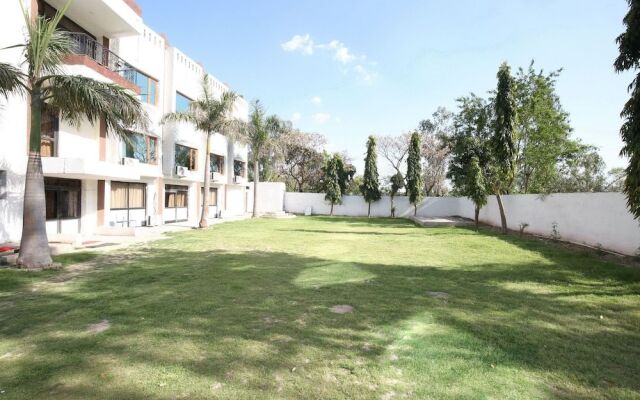 OYO 12767 Hotel Grand Chinar