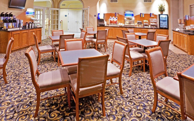 Comfort Suites NW Dallas Near Love Field