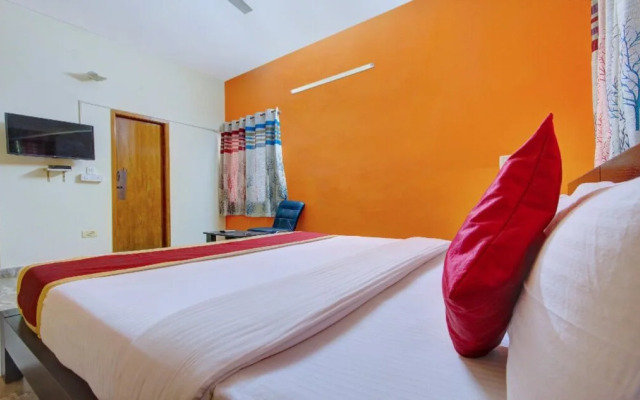 Green Suits By OYO Rooms