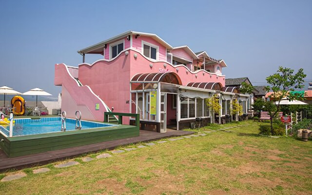 Ganghwa Pink House Pension