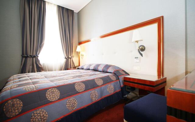 Piraeus Theoxenia Hotel