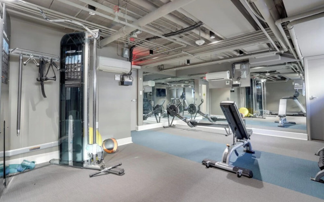 Modern Apartment Near D.C. Landmarks