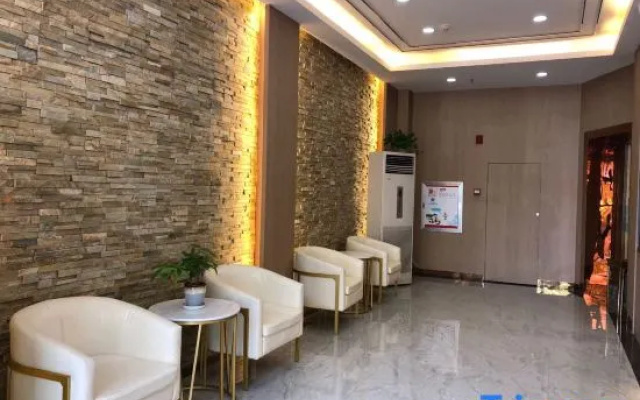 Yijia 365 Chain Hotel (Shijiazhuang Canal Bridge Railway University Yitang Metro Station Branch)