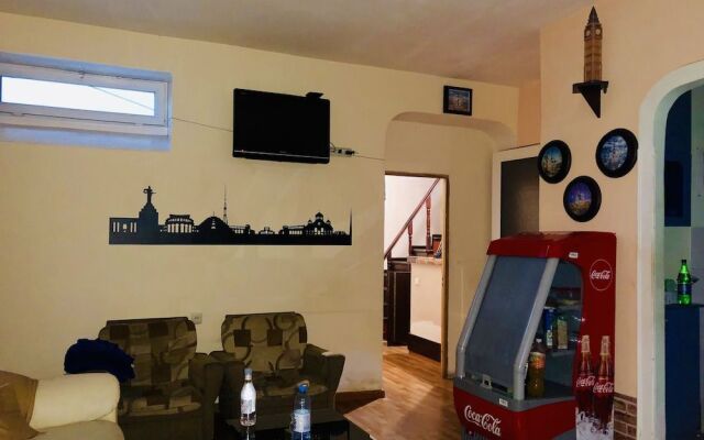 All Seasons Hostel by HOSTELANDTOURS