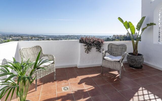 LCM - Modern 3 bedroom apt with stunning views