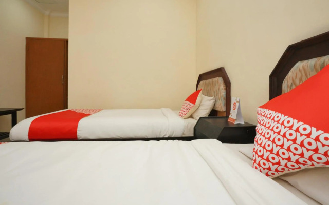 OYO 2003 Female Guest House