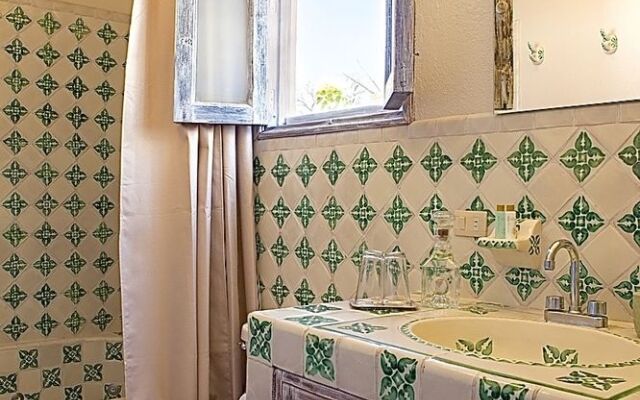 Haiku Hotel Unico