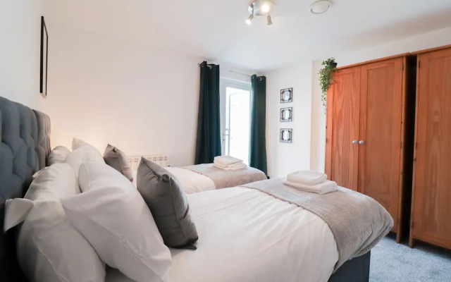 Stunning Riverside Apartment