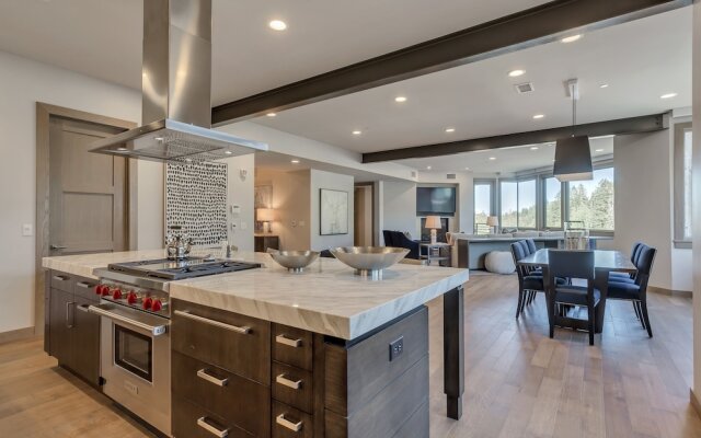 Premium Three Bedroom 3 Apartment Hotel by RedAwning