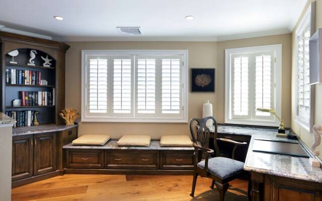 Madison Beach Hotel, Curio Collection by Hilton