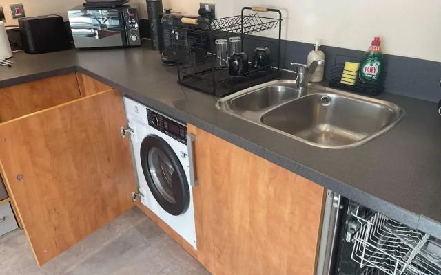 Birmingham City Apartment With 3 Bedrooms