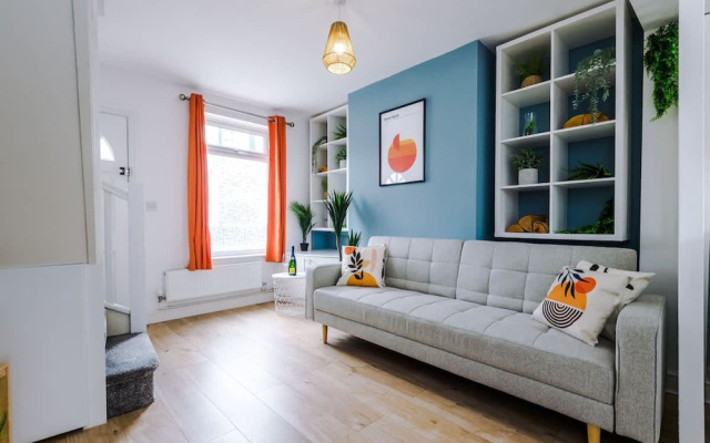 Stylish Home Incredible Location Sleeps 5