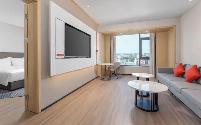 Longyan Liancheng by IHG