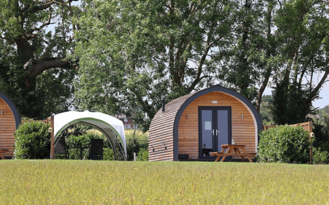 Honeypot Hideaways - Manuka