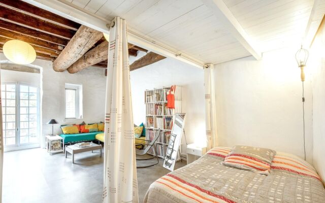 Studio in Villeneuve-lès-avignon, With Balcony