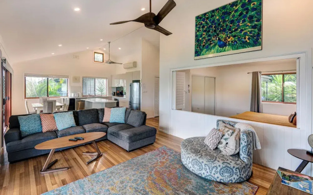 Heliconia 10 Newly Renovated House