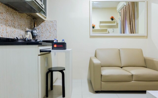 Modern and Comfy 2BR Green Pramuka Apartment