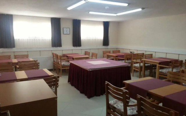 Akar Pansi̇yon