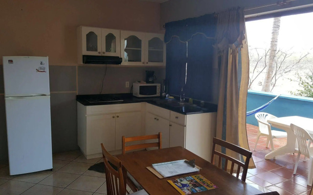 Sea Horizon Apartments (across from Mambo Beach)