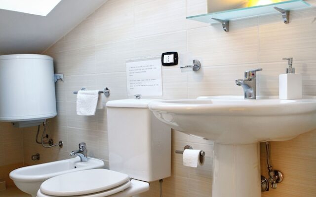 Adriana Holiday House , Free Parking, Wi Fi, Near Sea, Private Kitchen,