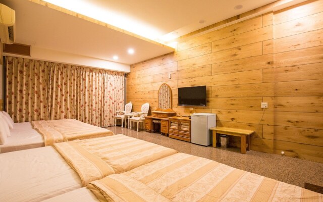 Holly House Homestay