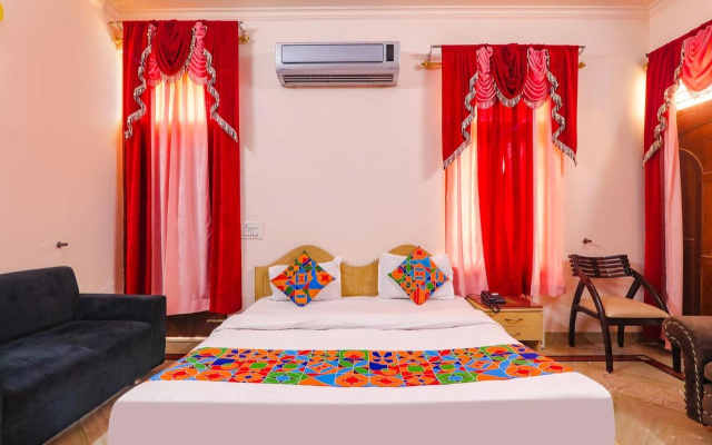 Fabhotel Raka Inn