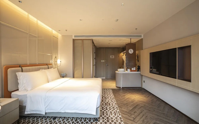 voco Chongqing Chaotianmen by IHG