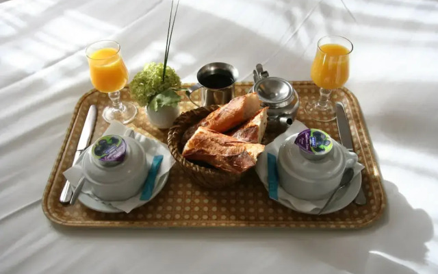 Hotel Denfert Montparnasse