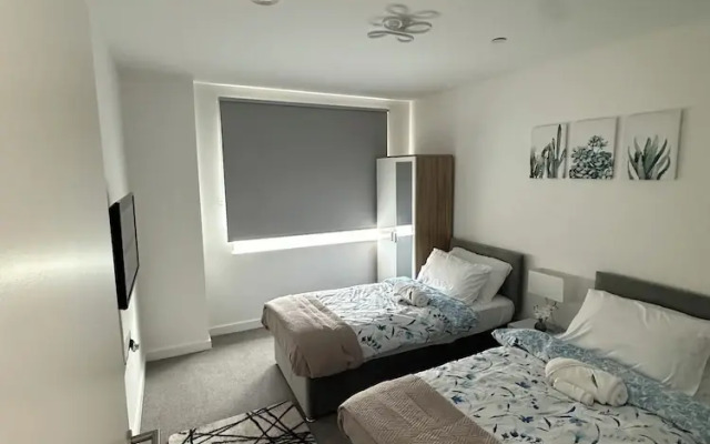 Skyview Elegance Luxury Top-floor Retreat